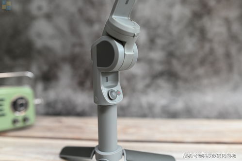 隨拍新利器 三軸防抖加持的Atom2手機(jī)云臺(tái)上手體驗(yàn)
